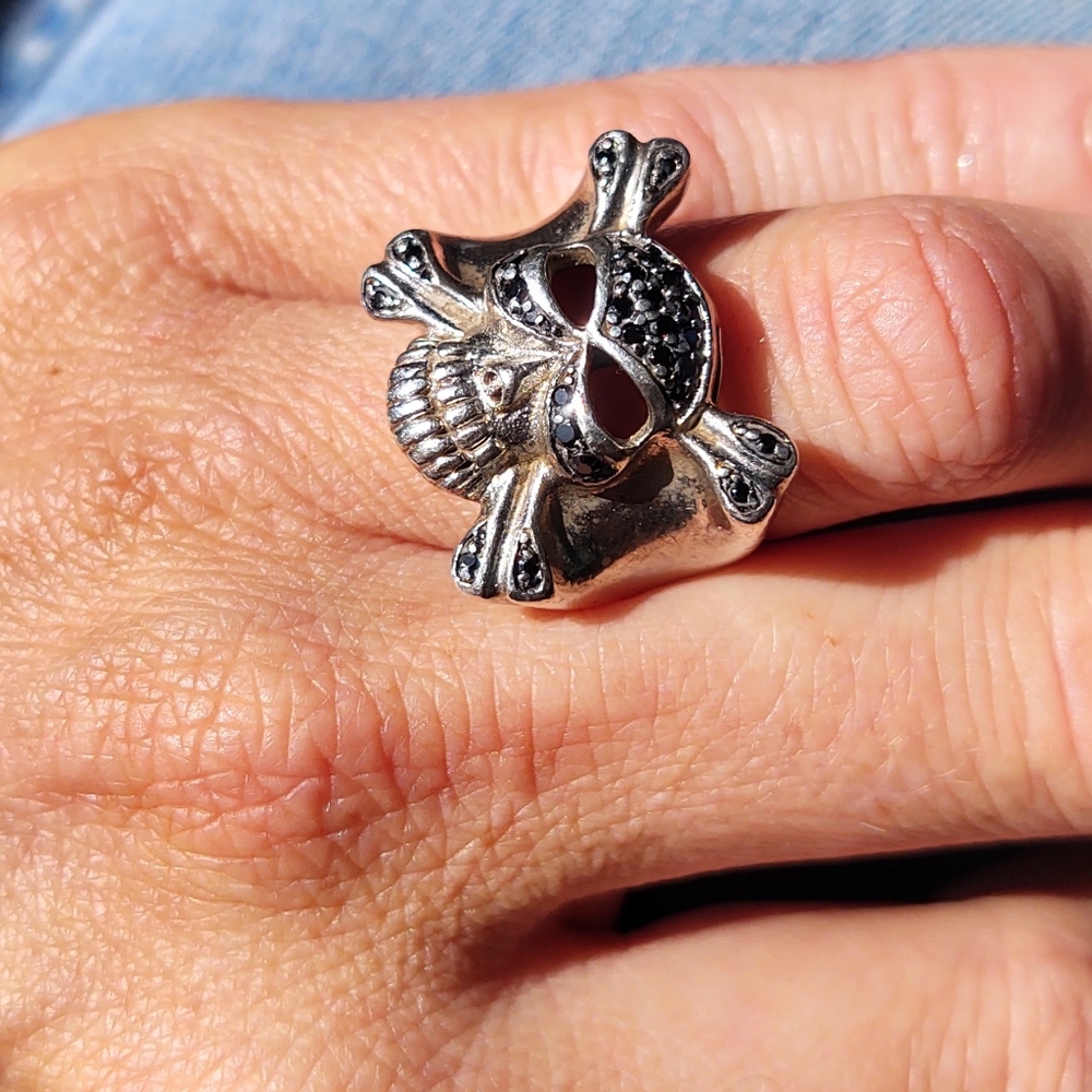 Vintage Sterling Silver Black Sapphire Skull & Crossbones Ring